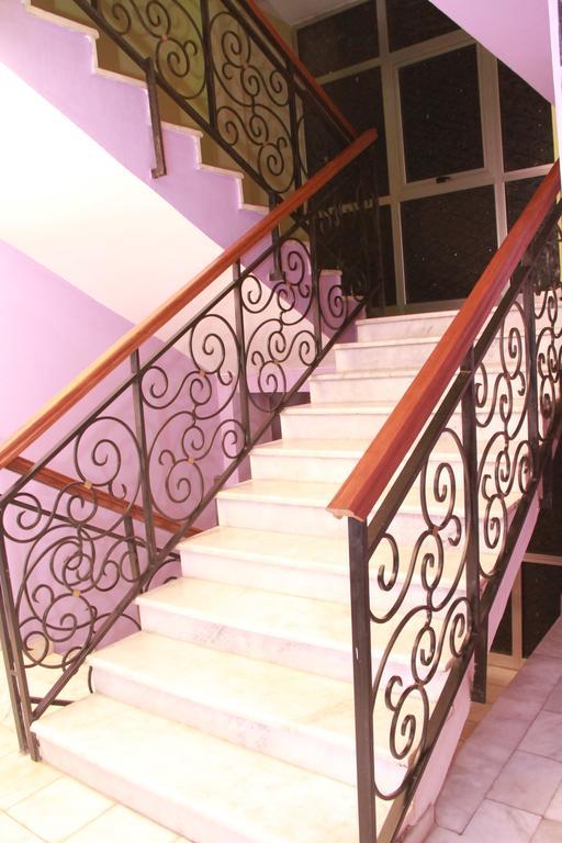 Solmile Family Guest House Adis Abeba Exterior foto