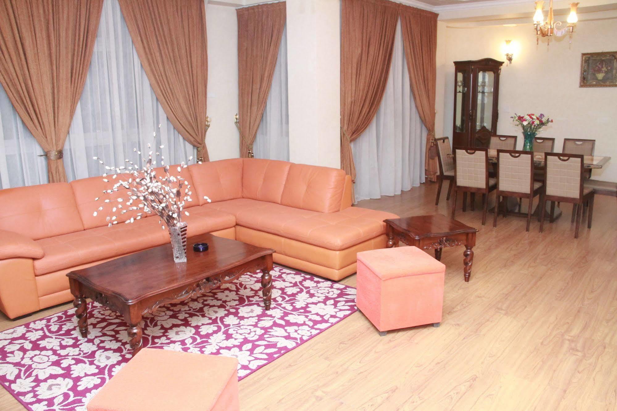 Solmile Family Guest House Adis Abeba Exterior foto