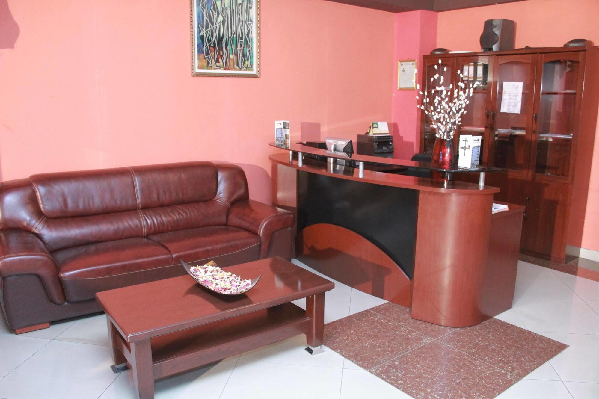 Solmile Family Guest House Adis Abeba Exterior foto