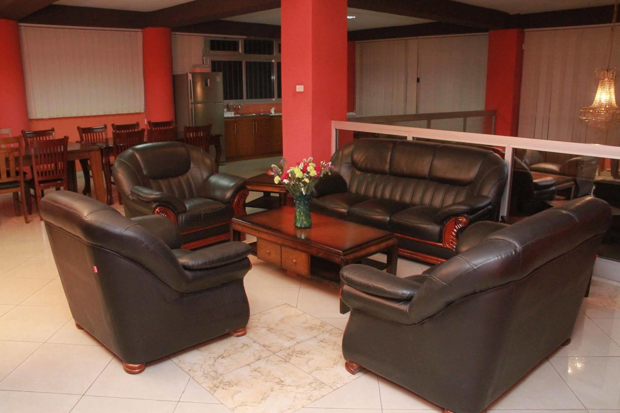 Solmile Family Guest House Adis Abeba Exterior foto