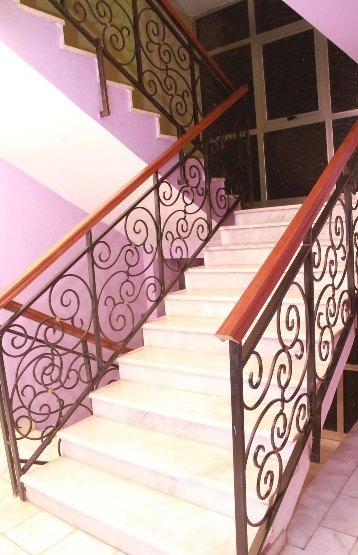 Solmile Family Guest House Adis Abeba Exterior foto